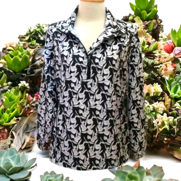 Peter Millar wind jacket  navy/ white floral qtr zip with bungee adjustment sz S - Picture 8 of 9